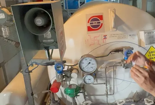 India’s first LNG-powered passenger train enters service in Ahmedabad (Photo: @travellingjeevi/X)