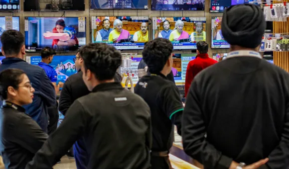 New Delhi: People Watch Union Budget 2026–27