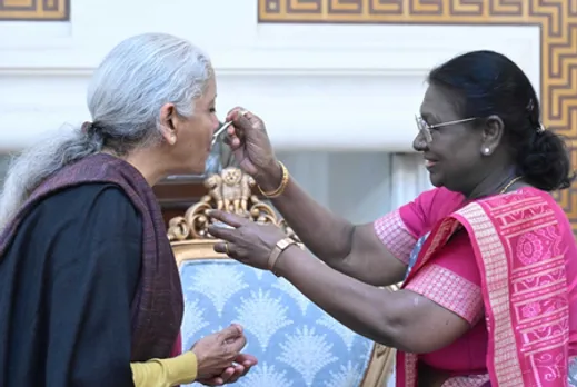आम बजट से पहले राष्ट्रपति ने खिलाया वित्त मंत्री को दही-चीनी, जानें क्या कहता है धर्म और विज्ञान