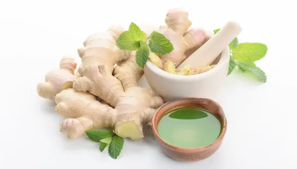 तुलसी-अदरक का हेल्दी ड्रिंक: इम्युनिटी बूस्ट कर चेहरे पर लाए नेचुरल ग्लो