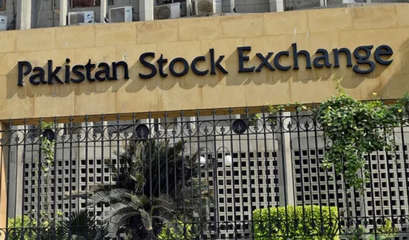 Pakistan stocks plunge amid economic turmoil