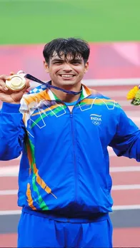 जानिए नीरज चोपड़ा ने क्यों कहा - हिंदी बोलने में शर्म कैसी