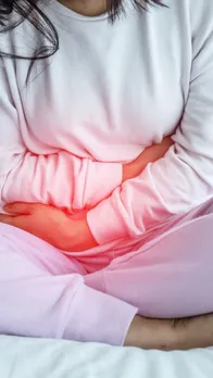 क्या आपको भी पीरियड्स में होती है उल्टी, ट्राई करें ये टिप्स