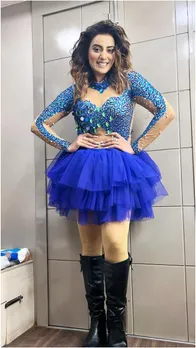 ब्लू मिनी ड्रेस पहन बार्बी डॉल बनीं अक्षरा सिंह, क्यूटनेस पर फैंस फिदा