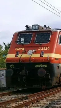 चलती ट्रेन में एक क्लिक पर मिलेगा कन्फर्म टिकट, बस करना होगा ये काम