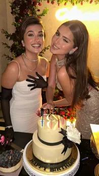 जुड़वां बहन पिया सुतारिया के साथ तारा सुतारिया ने मनाया बर्थडे, देखें