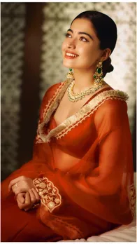 ओरेंज लहंगे में अप्सरा सी लगीं साउथ क्वीन रश्मिका मंदाना, देखें PHOTOS