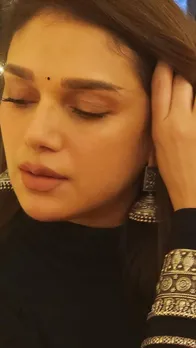 ब्लैक इंडो वेस्टर्न में क्या कातिलाना दिखीं अदिति राव हैदरी, देखें