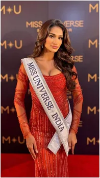 मिस यूनिवर्स 2023 के फाइनल में पहुंची श्वेता शारदा, देखें हॉट लुक्स