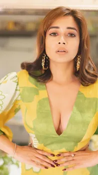 डीप नेक ड्रेस पहने टीना दत्त ने गिराई बिजली, देखें तस्वीरें