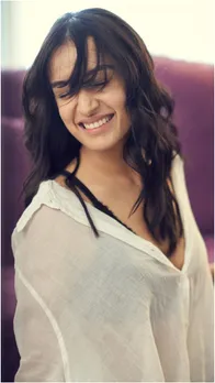 Shradha Kapoor ने पूछा पार्टी कहां है? नये साल पर लगीं बेहद क्यूट