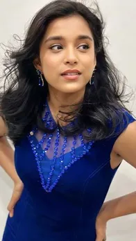 सुम्बुल तौकीर खान ने ब्लू गाउन में शेयर की फोटोज, देखें तस्वीरें