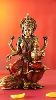 कर्ज से दिलाते हैं मुक्ति माता लक्ष्मी के ये उपाय!