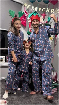 Soha Ali Khan ने फैमिली संग मनाया क्रिसमस डे, कुणाल खेमू संग दिए पोज