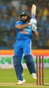 T20I क्रिकेट में सबसे ज्यादा छक्के लगाने वाले क्रिकेटर्स