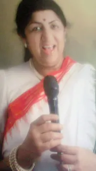 एक्टिंग में भी हाथ आजमा चुकी हैं Lata Mangeshkar