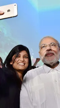 पीएम नरेंद्र मोदी के साथ सेल्फी लेना हो जाएगा आसान, करना होगा बस ये का