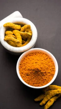 हल्दी के ये 5 टोटके बदल देंगे आपकी किस्मत, होगा अपार धन लाभ