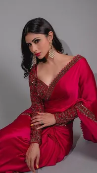 पिंक साड़ी में क्या गजब की लगी मौनी राव, देखें तस्वीरें