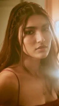 इतनी ग्लैमरस दिखती हैं फर्रे एक्ट्रेस, इस सुपरस्टार से है गहरा रिश्ता