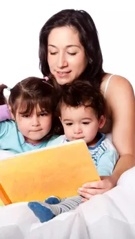 बच्चों को कहानियां सुनाना कितना कारगर, यहां जानिए जवाब