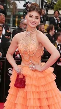 ओरंज गाउन में उर्वशी ने लूटी महफिल, सोशल मीडिया पर छाया लुक