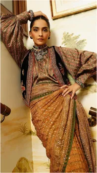 मल्टी कलर साड़ी में महारानी जैसी सजीं सोनम कपूर, देखें किलर PICS