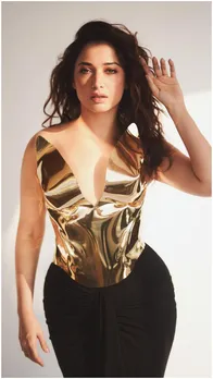 मैटलिक टॉप में तमन्ना भाटिया ने दिखाया बोल्ड लुक, देखें किलर PICS