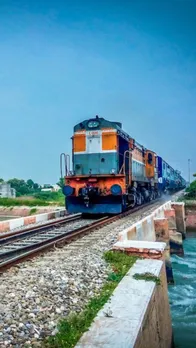 ट्रेन में सफर के दौरान मामूली चोट लगने पर मिलते हैं 2 लाख रुपये