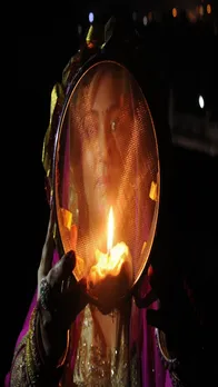 Karwa Chauth 2020: इस करवाचौथ अपनी पत्नी को दें ये Special Gifts