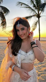 राशा थडानी ने लहंगे में समंदर किनारे बिखेरा जलवा, देखें तस्वीरें