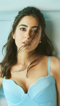 स्काई ब्लू ड्रेस में बिल्कुल परी जैसी लग रही थीं सारा अली खान, देखें