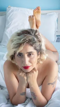 Neha Bhasin ने दिया बोल्ड पोज, यूजर्स कर रहे ट्रोल