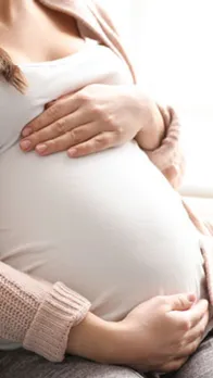 प्रेग्नेंसी में ज्यादा काम करना चाहिए या नहीं, जाने