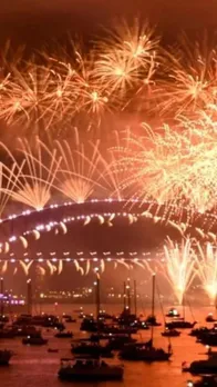 दुनिया भर में नए साल 2024 की शुरुआत हो चुकी है, देखें तस्वीरें