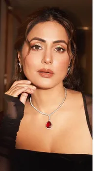 Hina Khan ने फ्लॉन्ट किया कर्वी फिगर, ब्लैक ड्रेस में ढाया कहर