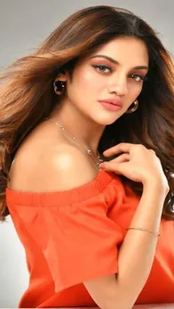 प्रेग्नेंसी की खबरों के बीच नुसरत ने फिर शेयर की फोटोज