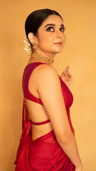 रेड कॉटन साड़ी में मिथिला पालकर ने ढाया कहर, देखें तस्वीरें