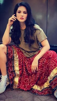Sunny Leone ने ट्रेडिशनल ड्रेस में भी दिखाई हॉट अदाएं, लोग हुए घायल