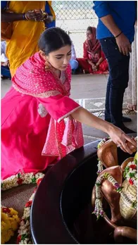 Mouni Roy Photos: भोलेनाथ की भक्ति में डूबीं मौनी रॉय, शेयर की तस्वीरे