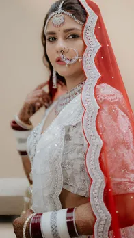 टूटने की कगार पर दलजीत कौर की दूसरी शादी! देखें उनके बोल्ड लुक्स
