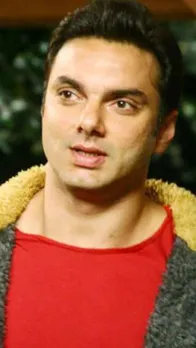 व्हाइट वन पीस में कृति सेनन दिया क्रिसमस वाइब्स, देखें