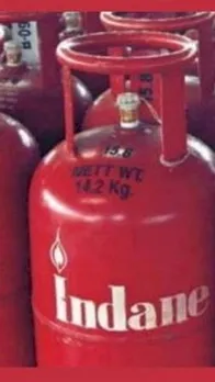 दिवाली से पहले महंगाई का बड़ा झटका, महंगा हुआ LPG सिलेंडर
