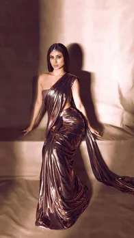 Mouni Roy ने ट्रेडिशनल वियर में दिखाई अदाएं, देखकर हो जाएंगे घायल