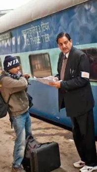 टीटीई के अलावा और कौन चेक कर सकता है ट्रेन का टिकट?