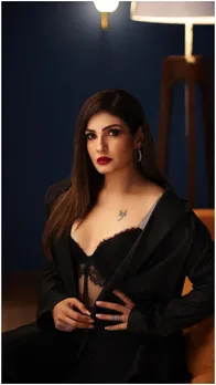 ब्लैक ब्रालेट और रवीना टंडन की हॉटनेस, देखकर फैंस के छूटे पसीने