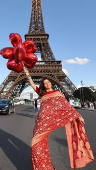 पेरिस में आरती सिंह ने पहनी साड़ी, क्या है इस आउटफिट की कहानी?