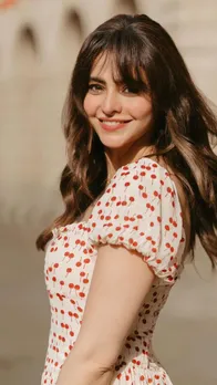 कोरियन लुक में गजब की खूबसूरत दिखीं आमना शरीफ, फैंस हुए घायल