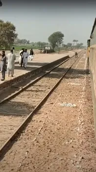 पाकिस्तान का रेलवे स्टेशन देख चौंक जाएंगे आप, देखें फोटो