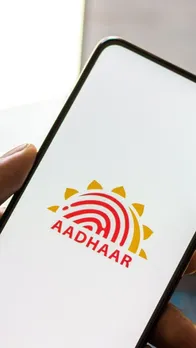शादी होते ही महिला आधार कार्ड पर जल्दी चेंज करवाएं नाम